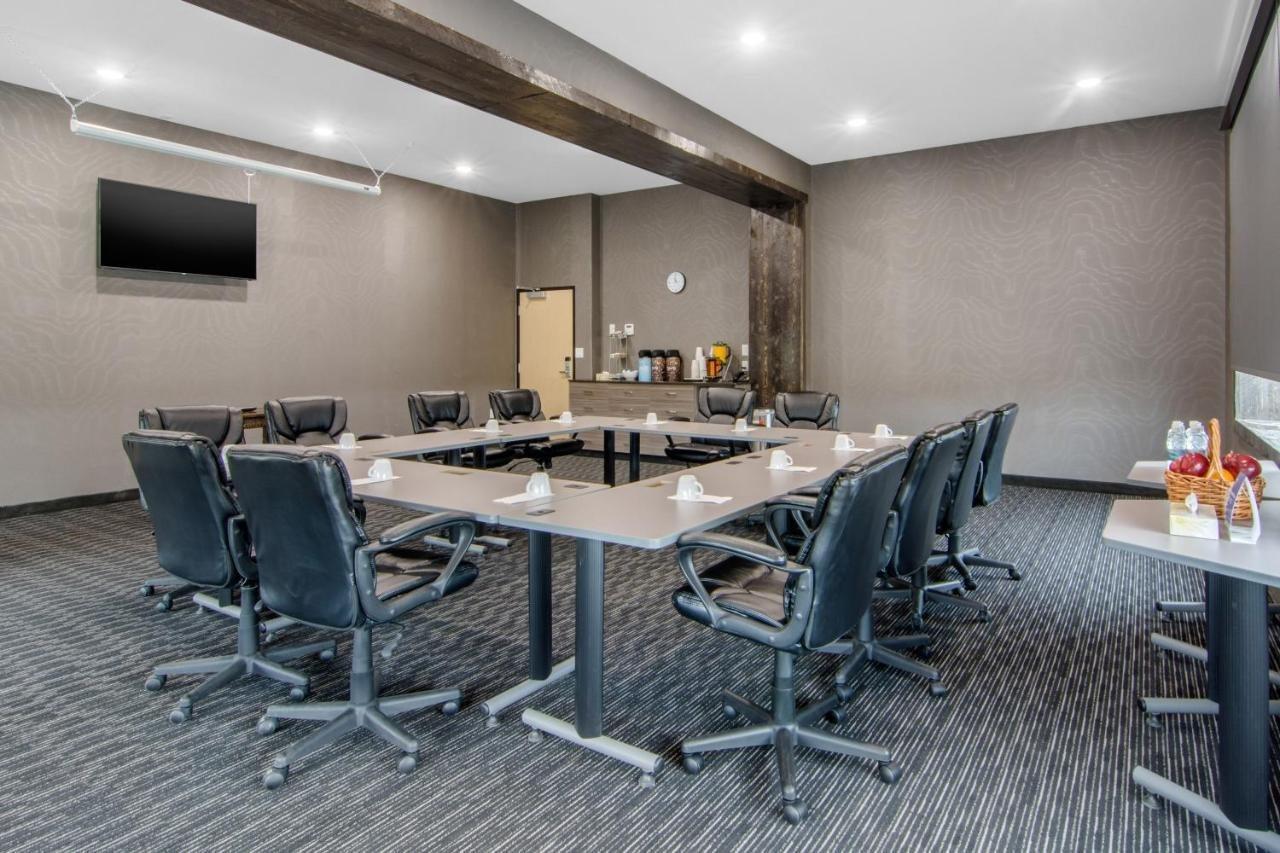 Comfort & Hotel North Battleford