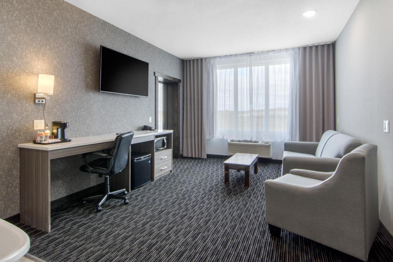 Hotel Comfort & North Battleford